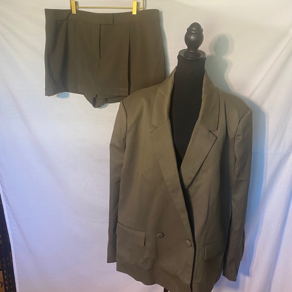 WeWoreWhat Mini Suiting Skort & Double Breasted Blazer Set Dark Taupe XXL 16W